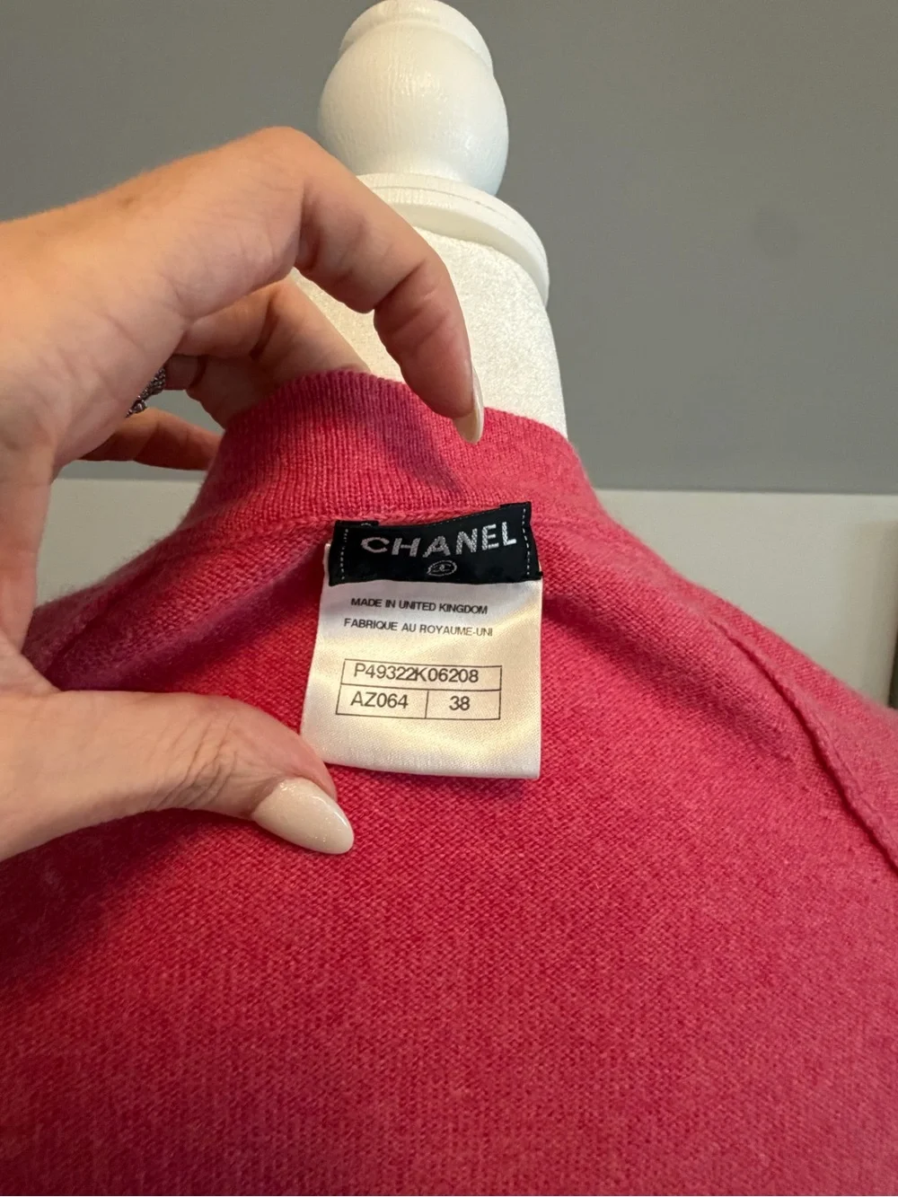 CHANEL Vintage 2014 Pink 100% Cashmere Cropped Cardigan 38 Extra Button